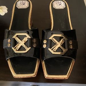 DMSX WEDGE SANDAL. Donald J. Pliner